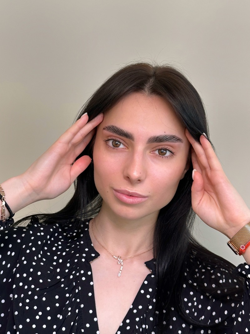 Facetune_21-05-2023-10-40-38